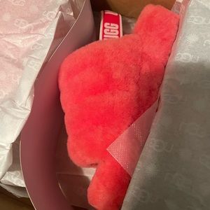 New Ugg fluff yeah slippers